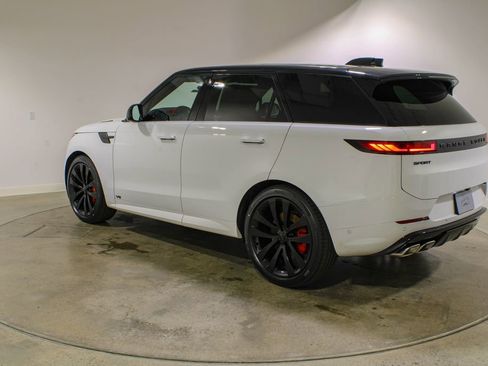 New 2026 Land Rover Range Rover Sport Dynamic SE AWD/4WD image 3