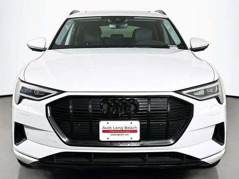 Used 2022 Audi e-tron Premium Plus w/ Premium Plus Package image 2