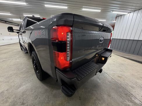 Used 2023 Ford F250 XLT w/ XLT Premium Package AWD/4WD image 8