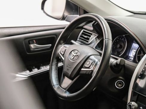 Used 2017 Toyota Camry SE image 22