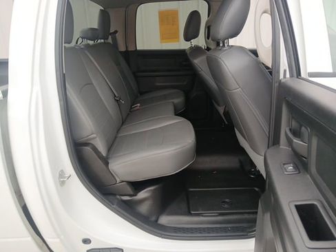 Used 2018 RAM 2500 Tradesman w/ Chrome Appearance Group image 18