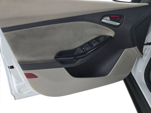 Used 2014 Ford Focus Electric Hatchback image 21