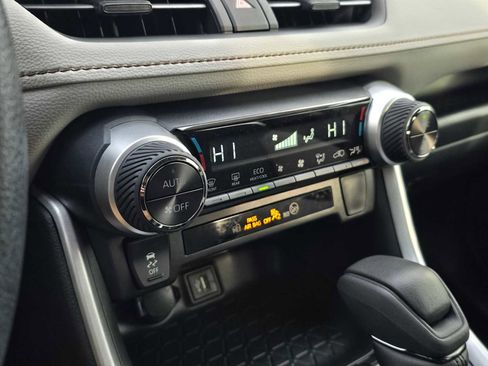 Certified 2025 Toyota RAV4 XLE image 28