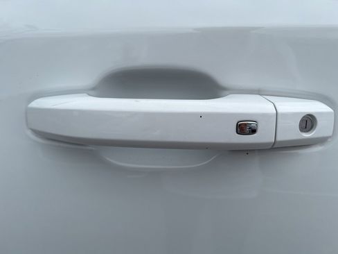 Used 2021 Chevrolet Silverado 1500 LT w/ Bed Protection Package image 9