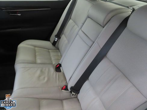 Used 2018 Lexus ES 300h w/ Luxury Package FWD image 23