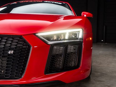 Used 2017 Audi R8 V10 w/ Carbon Exterior Package AWD/4WD image 3