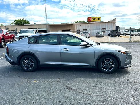 Used 2025 Kia K4 FWD image 9