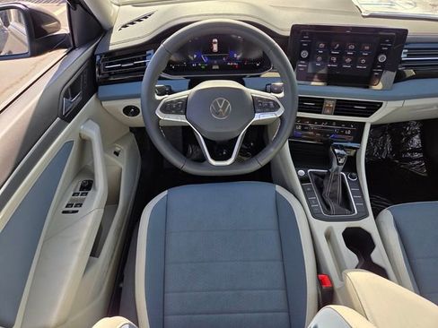 New 2026 Volkswagen Jetta SE image 9