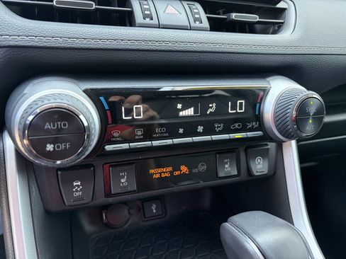 Used 2021 Toyota RAV4 XLE Premium AWD/4WD image 19