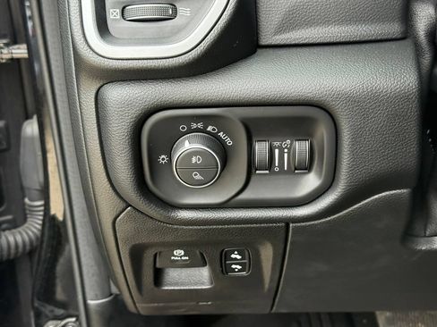 Used 2019 RAM 1500 Big Horn AWD/4WD image 20
