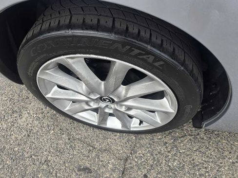 Used 2017 MAZDA MAZDA3 Touring FWD image 31
