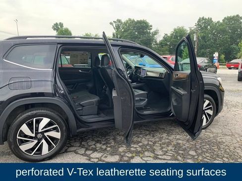 Used 2025 Volkswagen Atlas SE FWD image 13