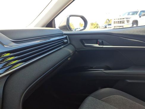 Used 2025 Toyota Camry LE image 26
