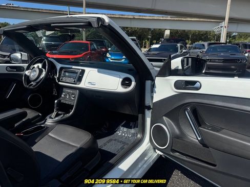 Used 2015 Volkswagen Beetle 1.8T FWD image 28