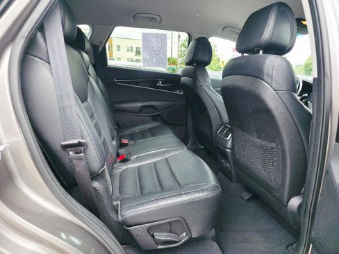 Used 2016 Kia Sorento EX FWD image 13