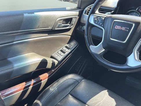 Used 2018 GMC Yukon XL SLT w/ Open Road Package RWD image 16