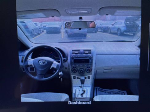 Used 2011 Toyota Corolla LE image 3