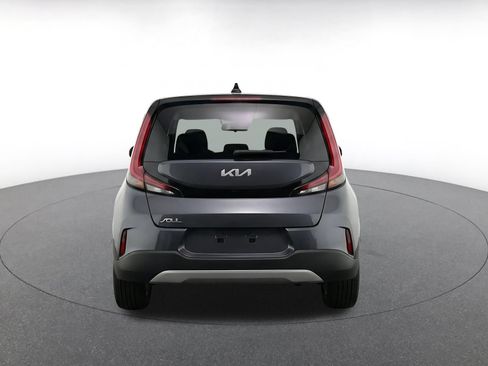 Used 2025 Kia Soul LX w/ LX Technology Package FWD image 8