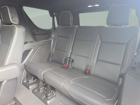 Used 2022 GMC Yukon SLT w/ SLT Premium Package RWD image 24