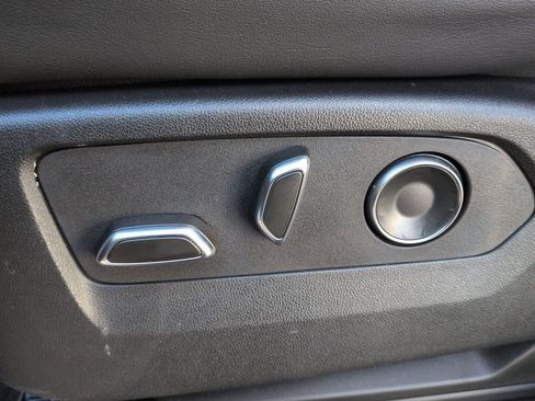 Certified 2024 Cadillac Escalade Premium Luxury w/ Performance Package image 17