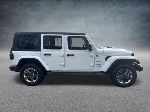 Used 2020 Jeep Wrangler Unlimited Sahara w/ Dual Top Group AWD/4WD image 5