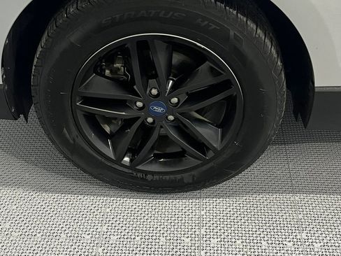 Used 2017 Ford Edge SEL w/ Cargo Accessory Package FWD image 9