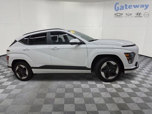 Used 2024 Hyundai Kona SEL FWD image 1