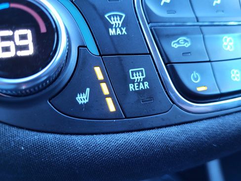 Used 2023 Chevrolet Malibu LT image 16