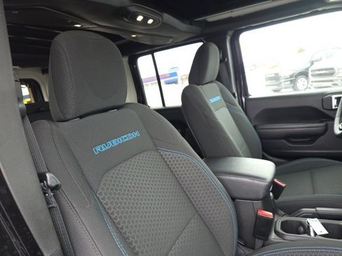 Used 2025 Jeep Wrangler Unlimited Rubicon 4xe w/ Safety Group image 41