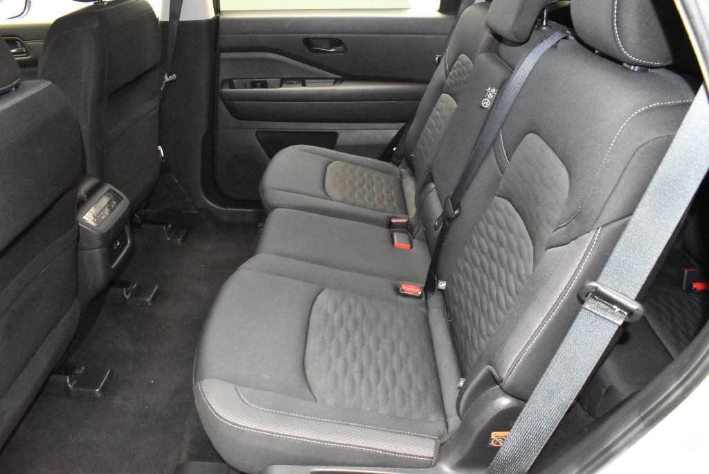 Used 2025 Nissan Pathfinder SV AWD/4WD image 33