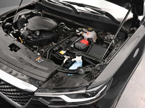Used 2024 Cadillac XT6 Premium Luxury w/ Technology Package AWD/4WD image 40