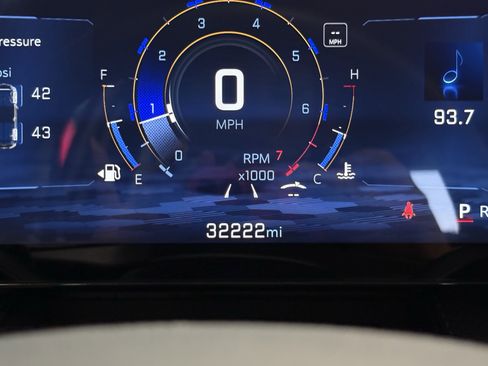 Used 2025 Chevrolet Equinox LT w/ Convenience Package II FWD image 23