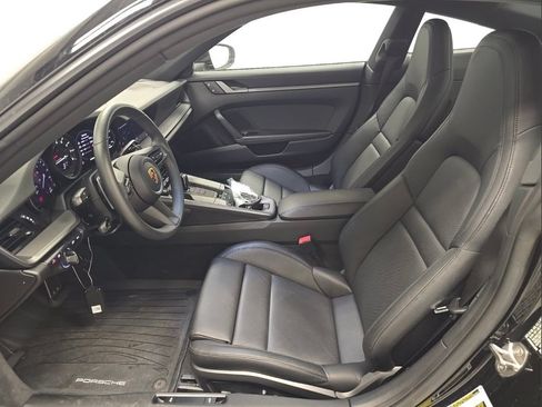 Used 2022 Porsche 911 Carrera image 4