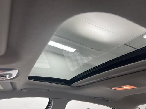 Used 2023 Hyundai Elantra Limited image 12