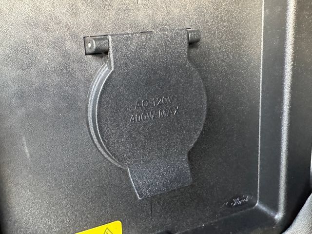 Used 2022 Ford F150 Lariat w/ Equipment Group 502A High AWD/4WD image 8