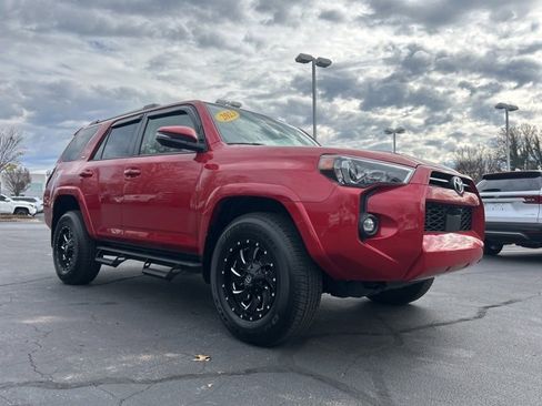 Used 2023 Toyota 4Runner SR5 Premium image 3