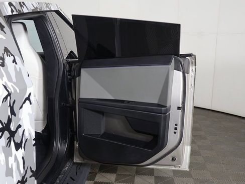 Used 2024 Tesla Cybertruck AWD Crew Cab image 26