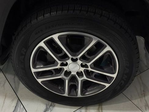 Used 2017 Jeep Compass Latitude w/ Popular Equipment Group image 29