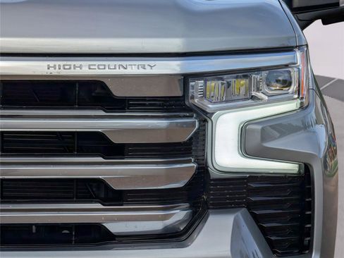 Used 2025 Chevrolet Silverado 1500 High Country AWD/4WD image 39
