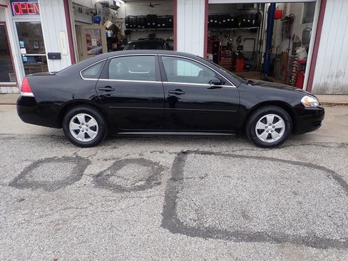 Used 2011 Chevrolet Impala LS image 21