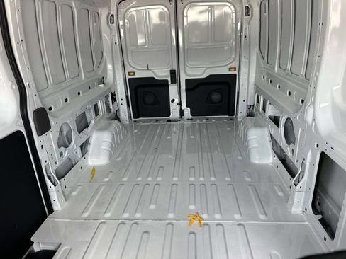 New 2026 Ford Transit 250 148 Medium Roof RWD image 20
