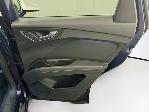 Used 2022 Audi Q4 e-tron Prestige image 33