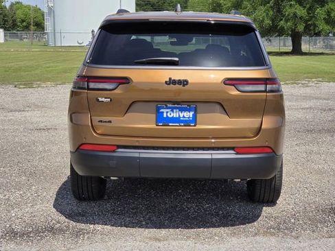 New 2026 Jeep Grand Cherokee L Limited w/ Limited Altitude Package AWD/4WD image 5