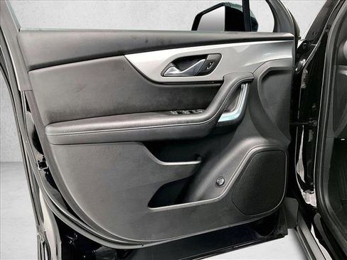Used 2022 Chevrolet Blazer LT FWD image 18