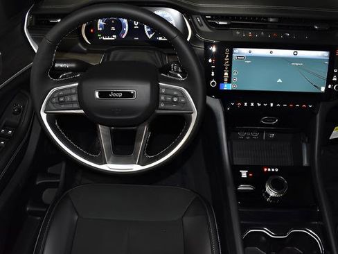 New 2026 Jeep Grand Cherokee Altitude AWD/4WD image 13