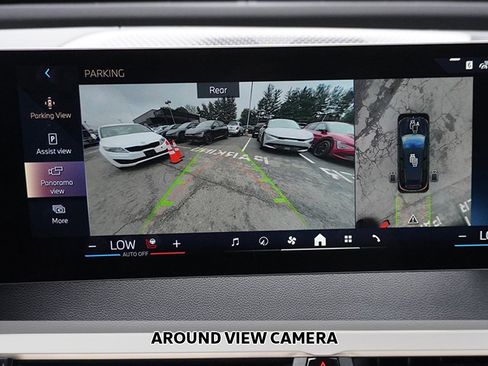 Used 2024 BMW iX xDrive50 w/ Premium Package image 7