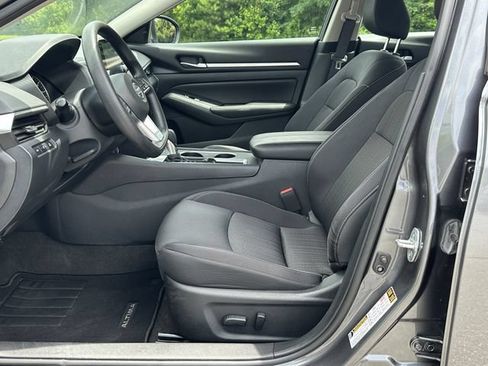 Certified 2022 Nissan Altima 2.5 SV FWD image 11