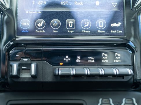 Used 2019 RAM 1500 Limited AWD/4WD image 35