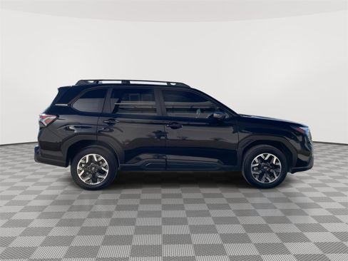 Used 2025 Subaru Forester Premium w/ Convenience Package #1 image 8