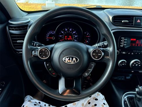 Used 2015 Kia Soul image 14